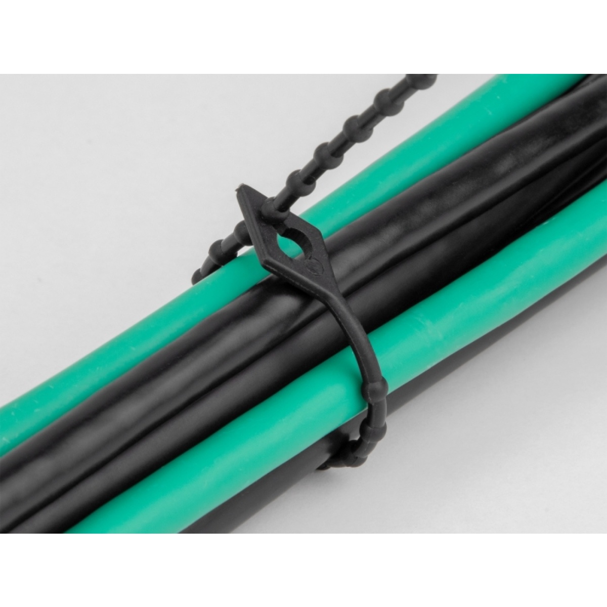 DELOCK reusable δεματικά καλωδίων 19568, 150x2.4mm, μαύρα, 100τμχ - Image 2