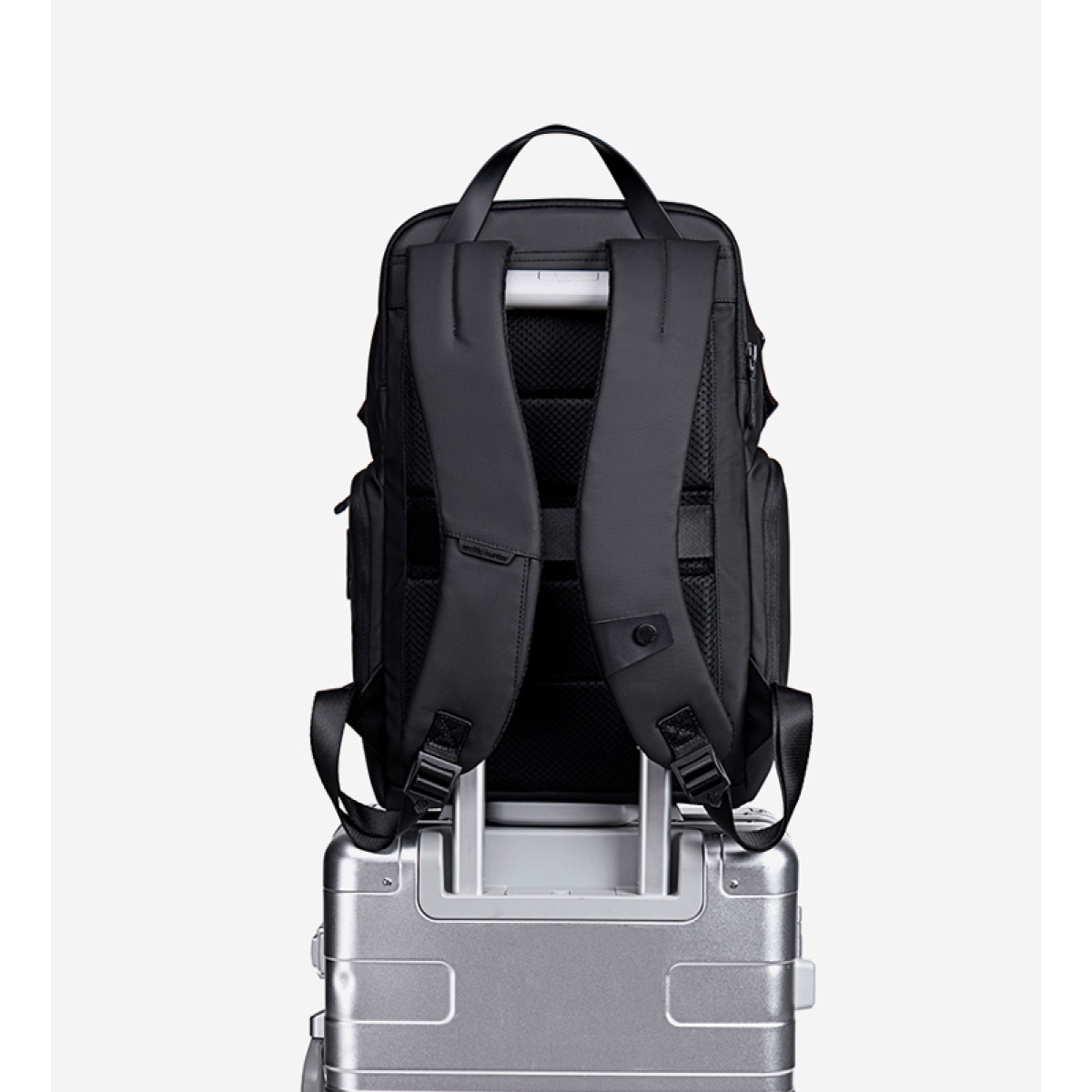 ARCTIC HUNTER τσάντα πλάτης B00562 με θήκη laptop 15.6", 20L, USB, μαύρη - Image 10